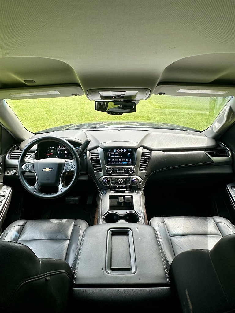 2017 Chevrolet Suburban LT - Photo 14