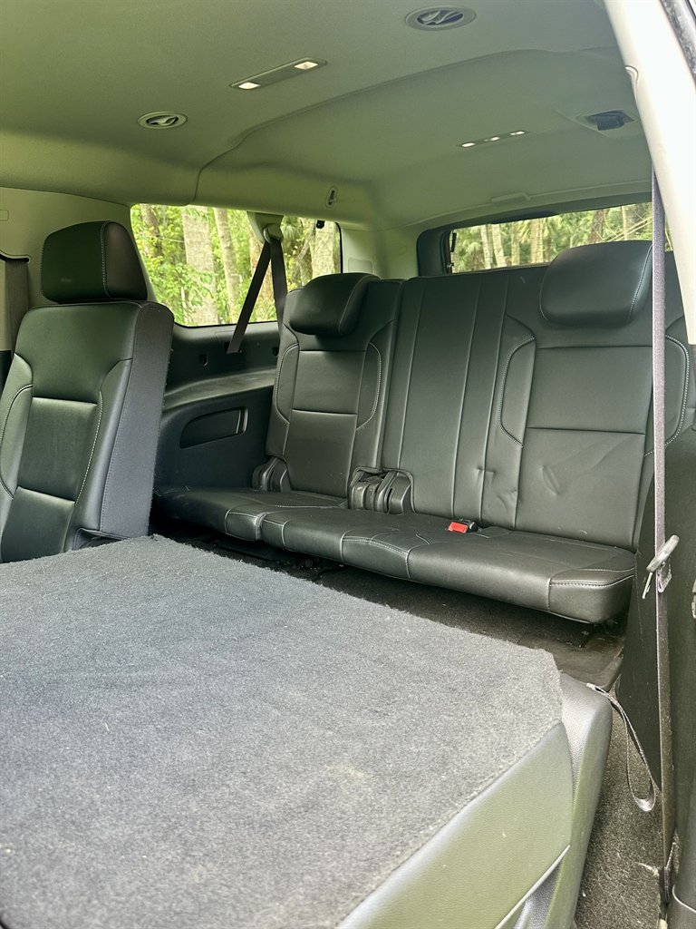 2017 Chevrolet Suburban LT - Photo 12