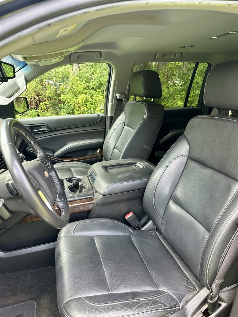 2017 Chevrolet Suburban LT - Photo 10