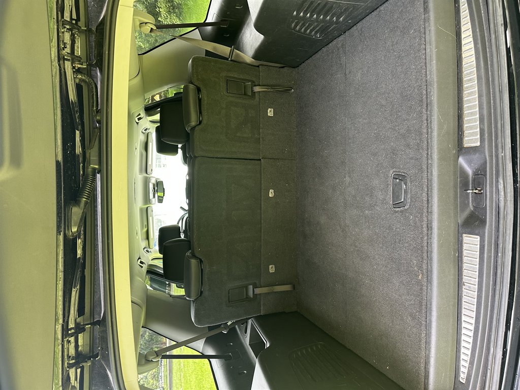 2017 Chevrolet Suburban LT - Photo 15