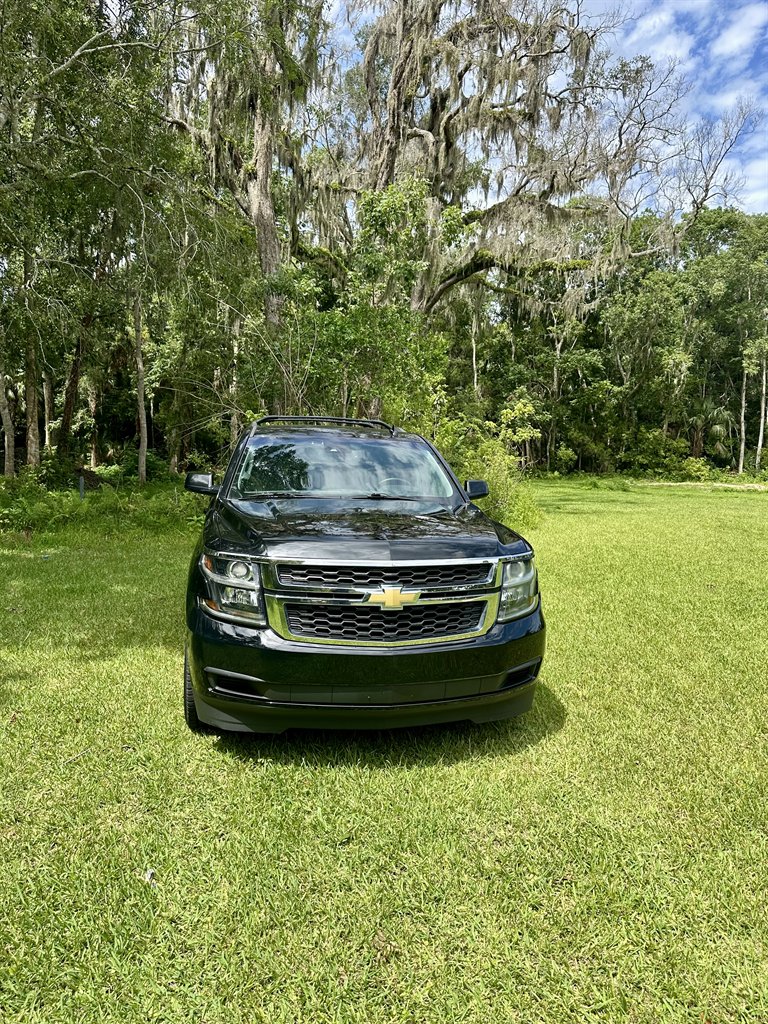 2017 Chevrolet Suburban LT - Photo 8